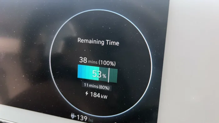 The Hyundai Ioniq 5 charging power declining from 229 kW to 184 kW at 52% state of charge.