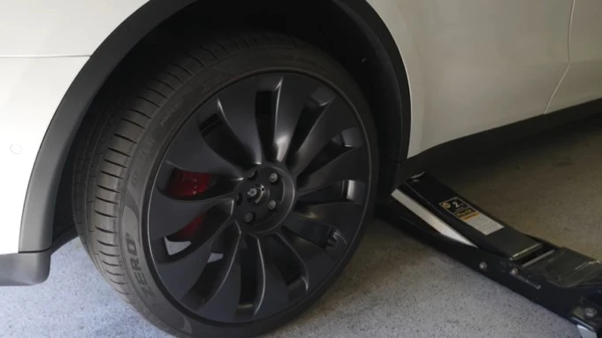 wheels and tire tesla maintenance